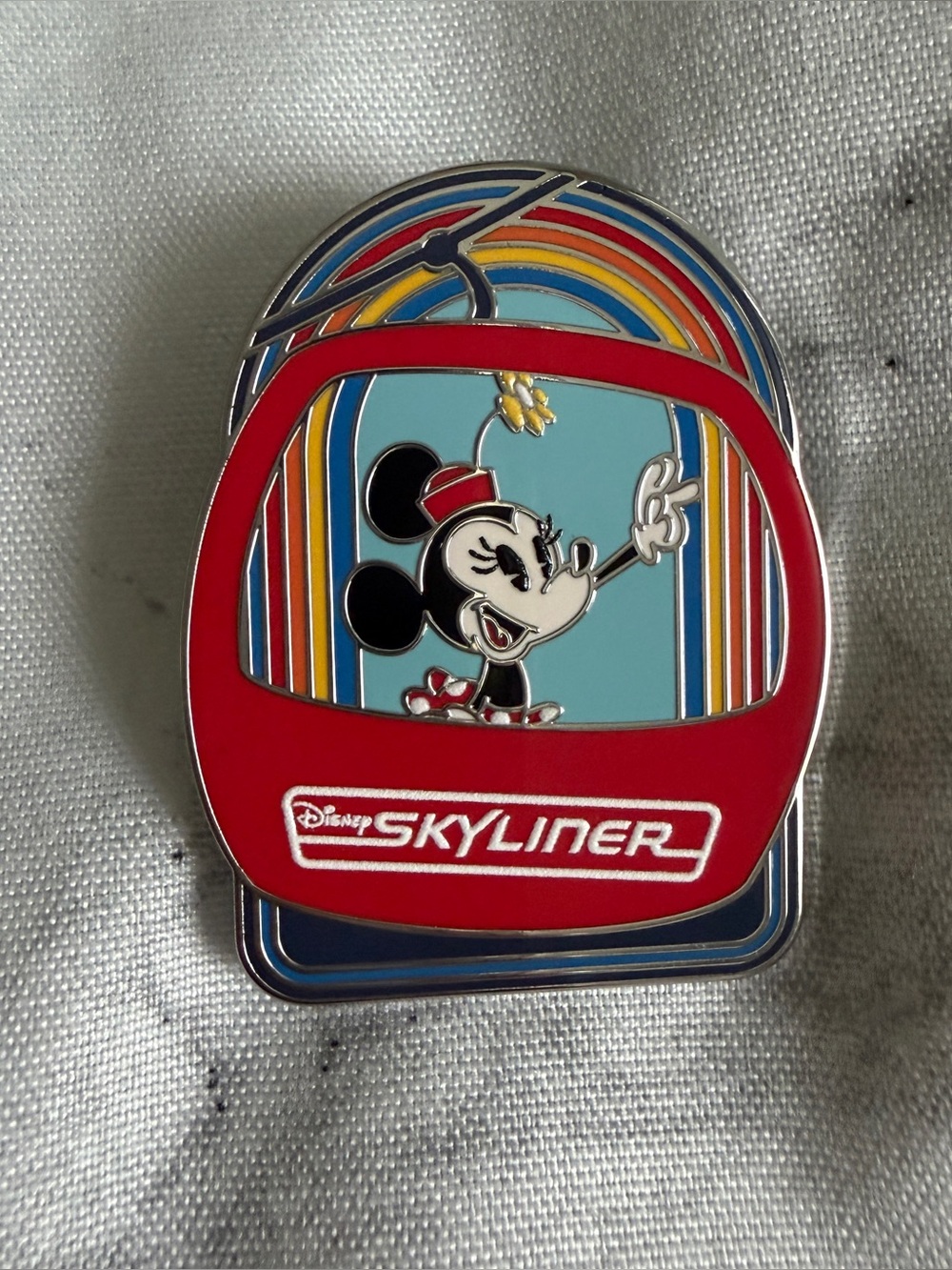 Disney | NWOT Minnie Mouse Skyliner Pin